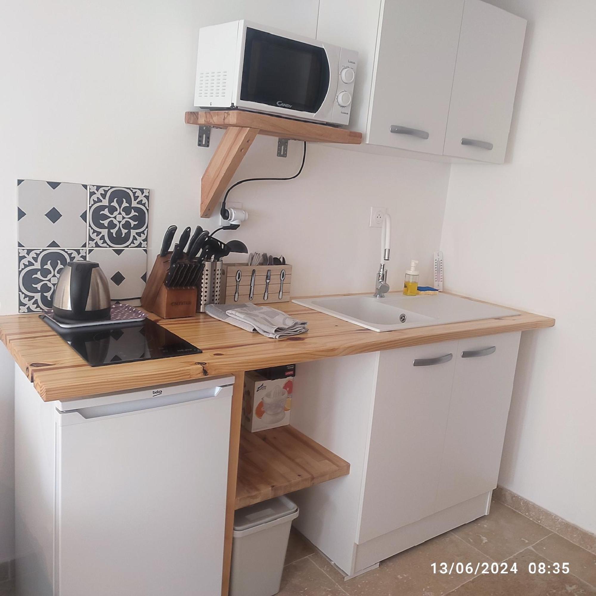 Logement Le Gabian Ampus Εξωτερικό φωτογραφία