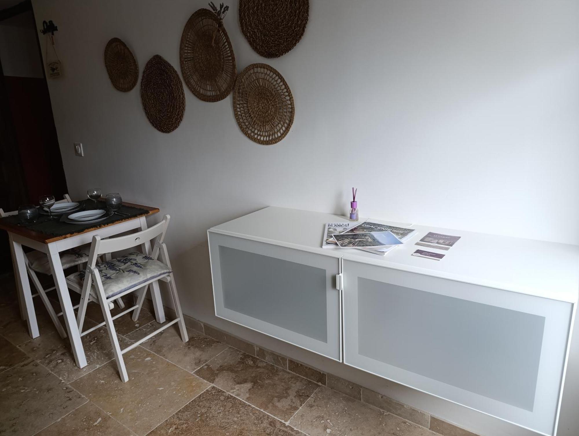 Logement Le Gabian Ampus Εξωτερικό φωτογραφία